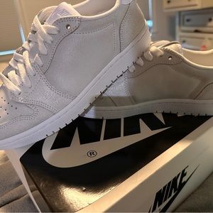 Brand new in box women’s Nike Air Jordan 1 Retro white and metallic size 8